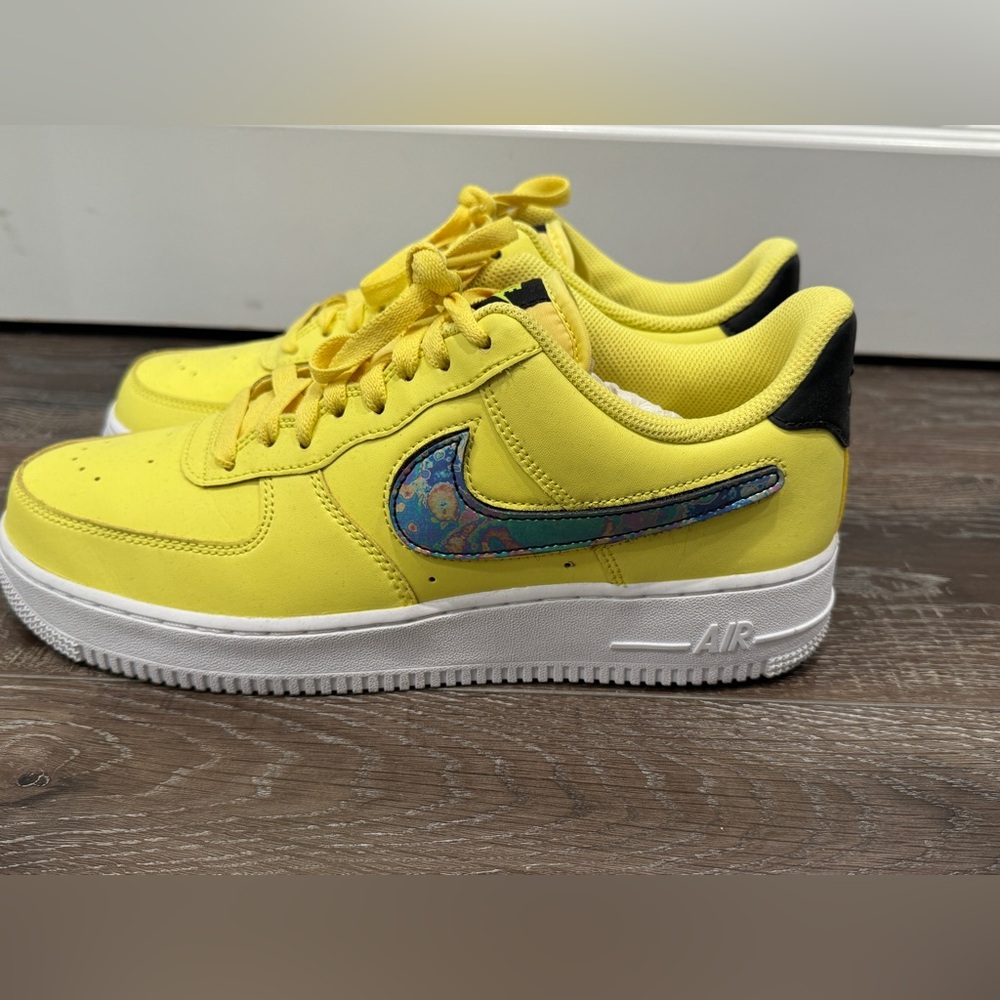 Nike Air Sneakers in Yellow